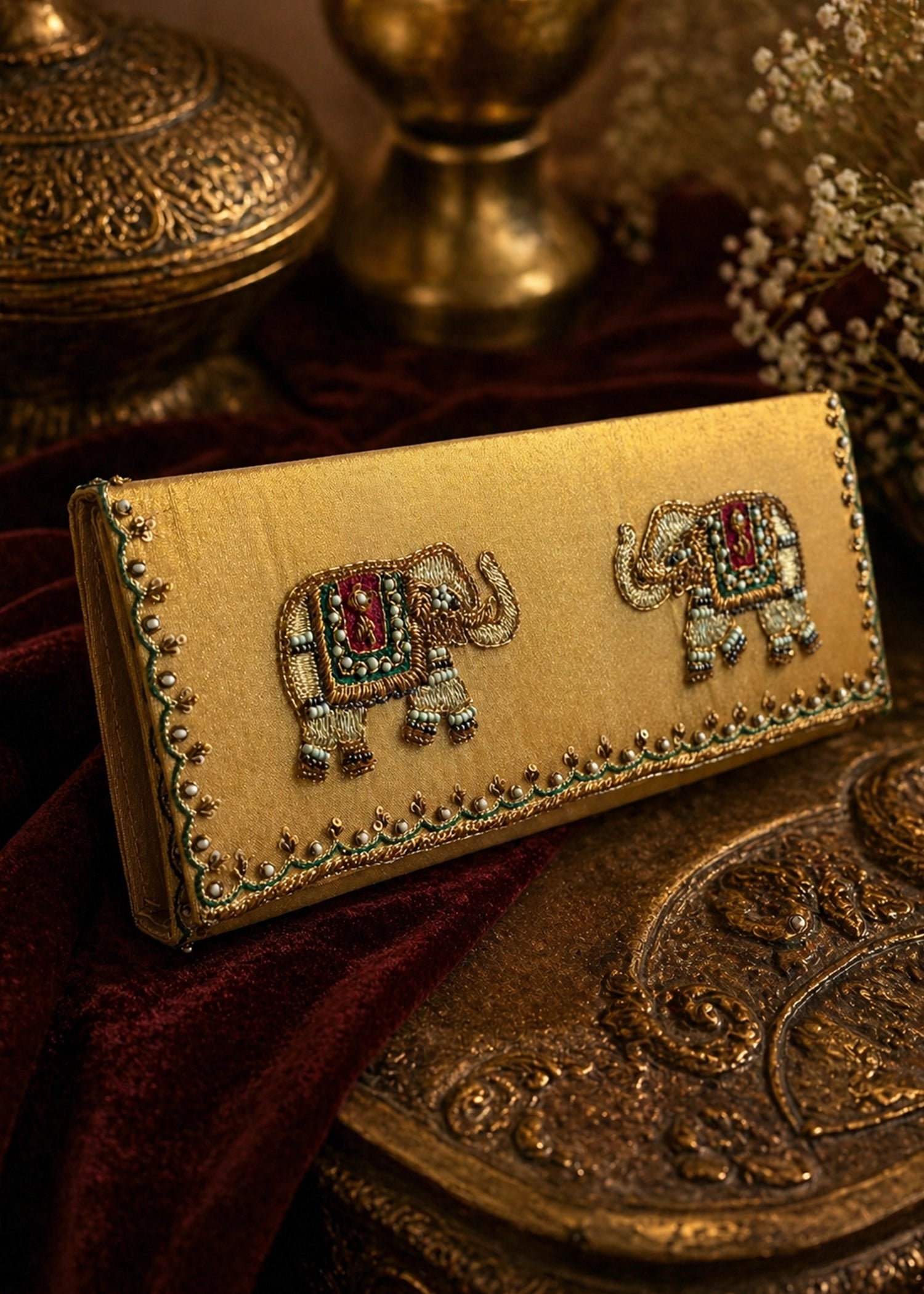 Haathi Clutch
